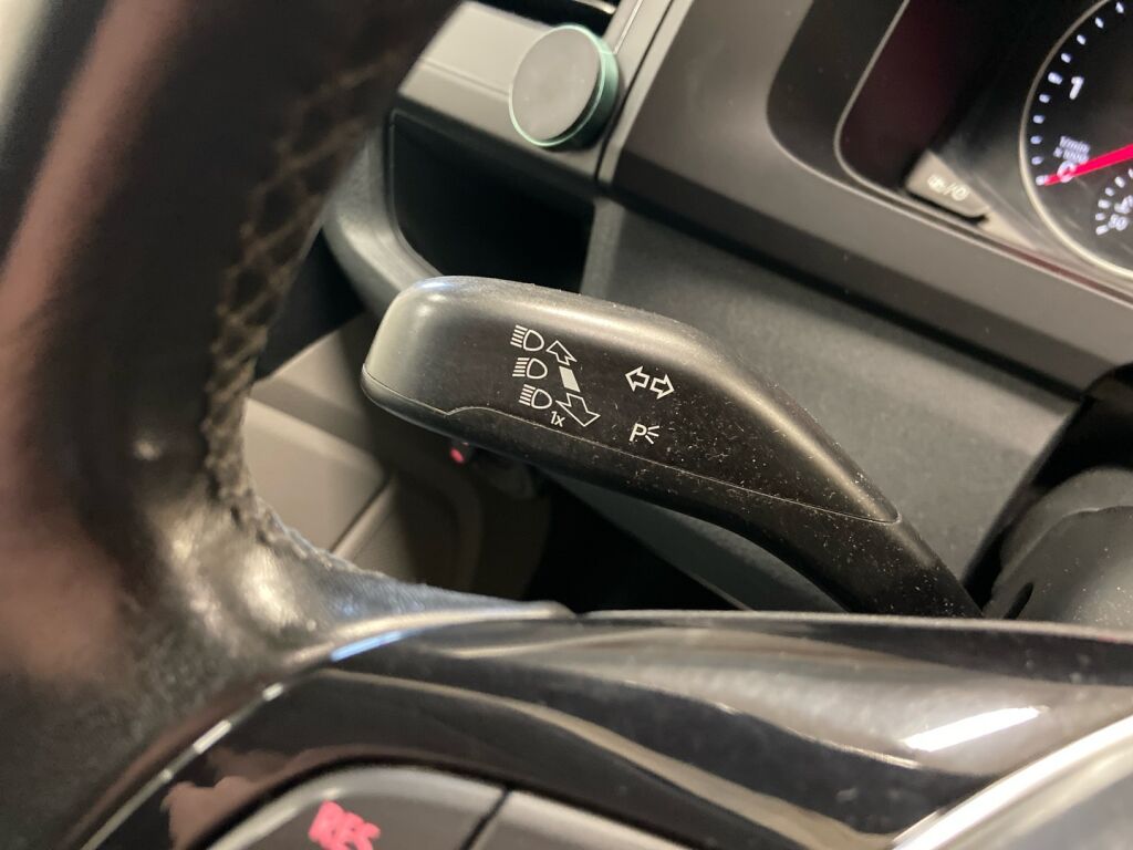 Volkswagen Transporter 2018 Valkoinen