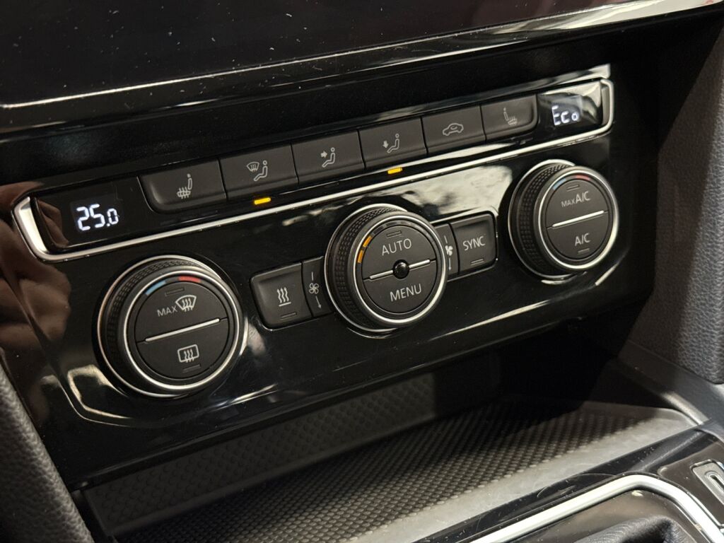 Volkswagen Passat 2020 Hopea