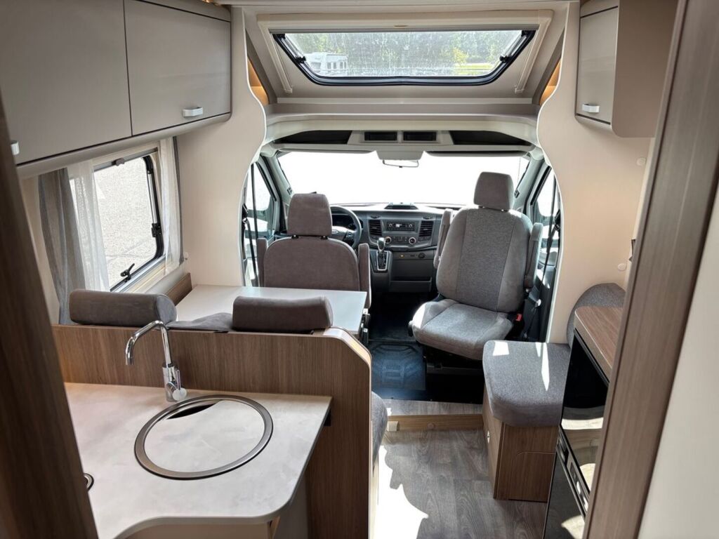 Carado T449 2024 Sininen