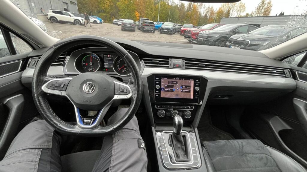Volkswagen Passat 2020 Valkoinen