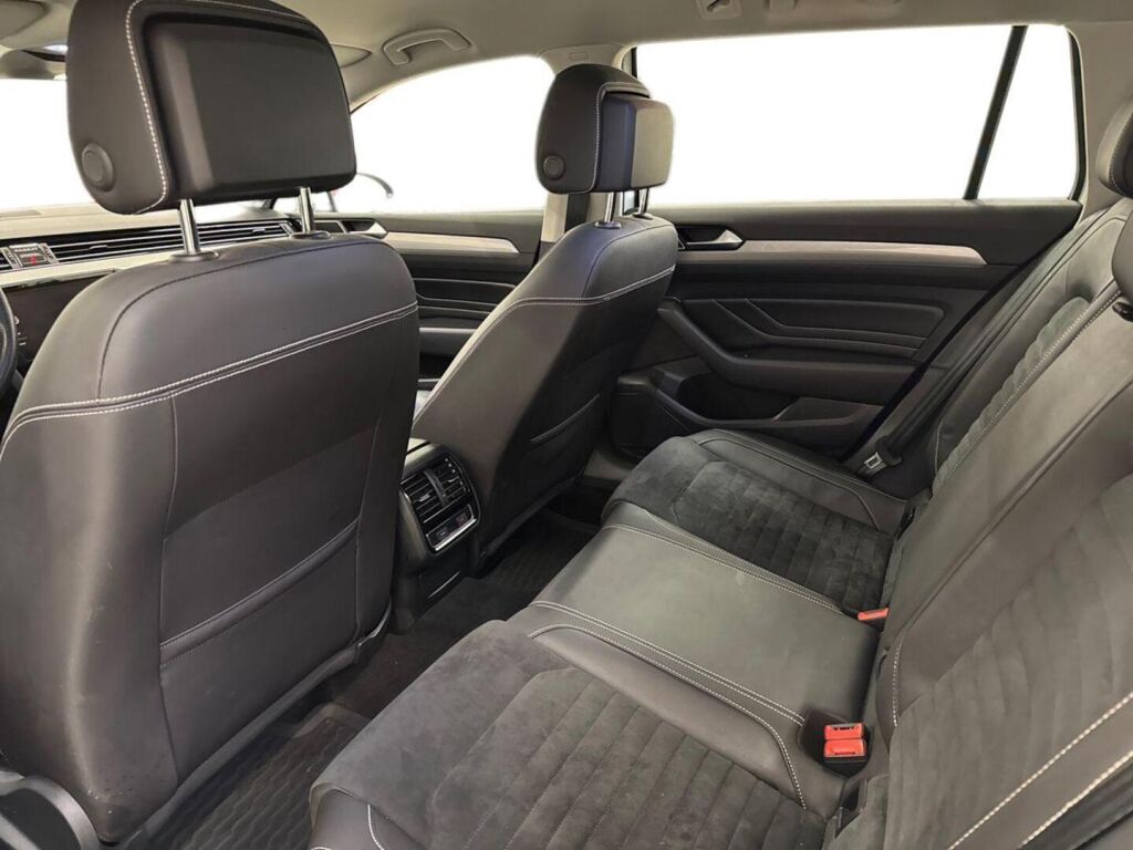 Volkswagen Passat 2020 Valkoinen