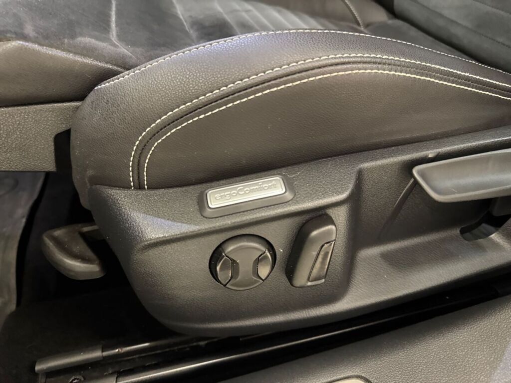 Volkswagen Passat 2020 Valkoinen
