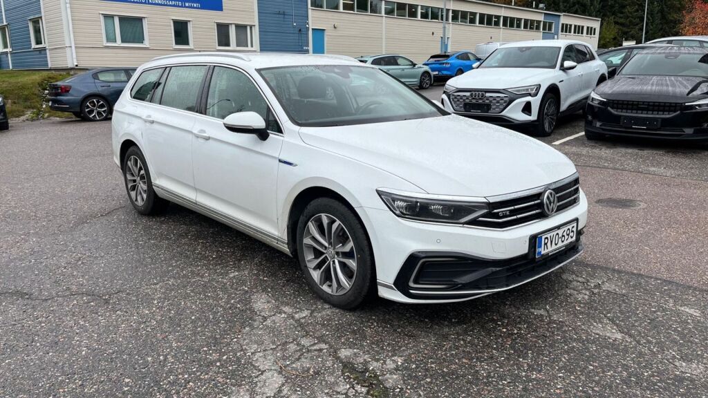 Volkswagen Passat 2020 Valkoinen