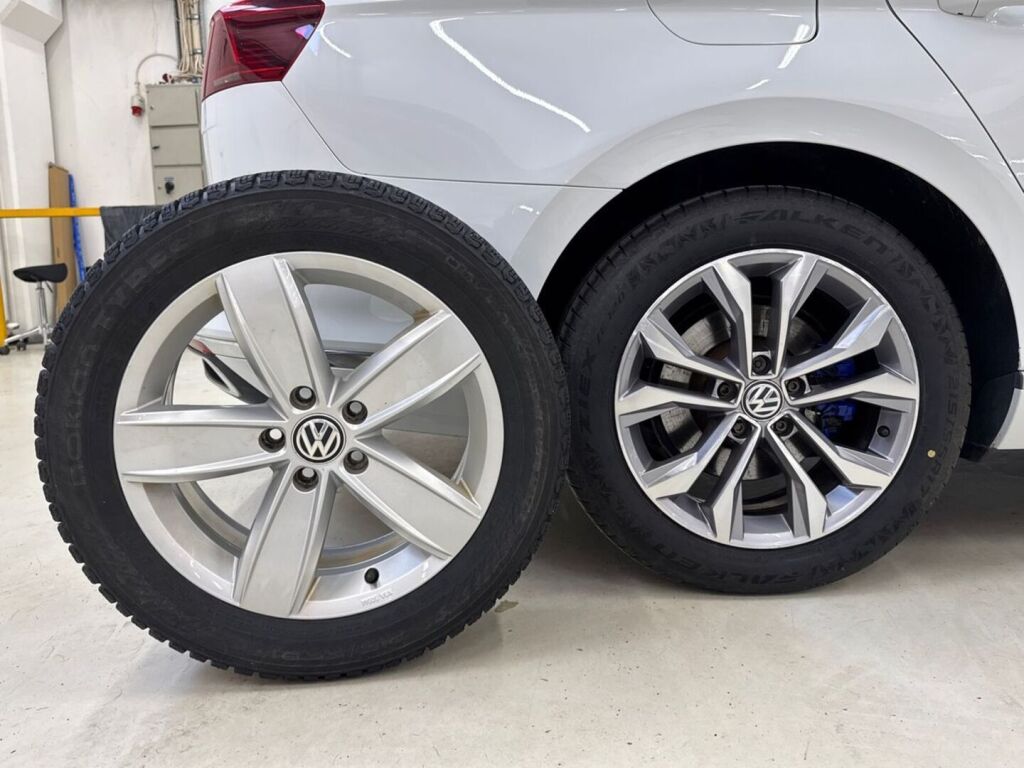 Volkswagen Passat 2020 Valkoinen