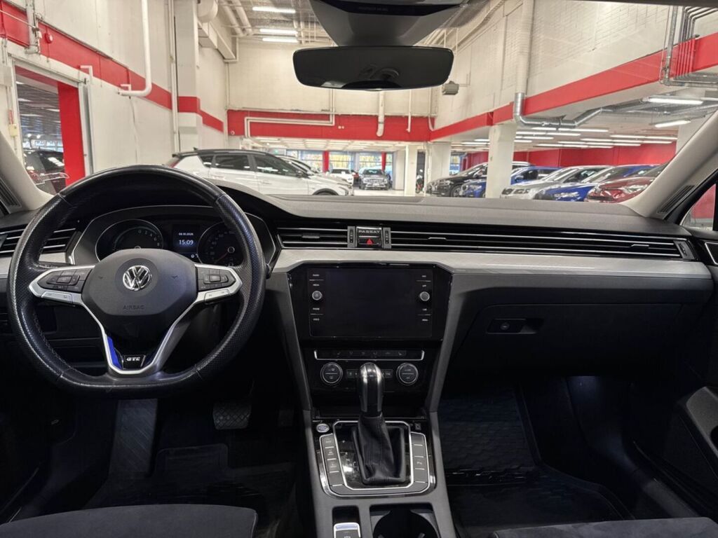 Volkswagen Passat 2020 Valkoinen