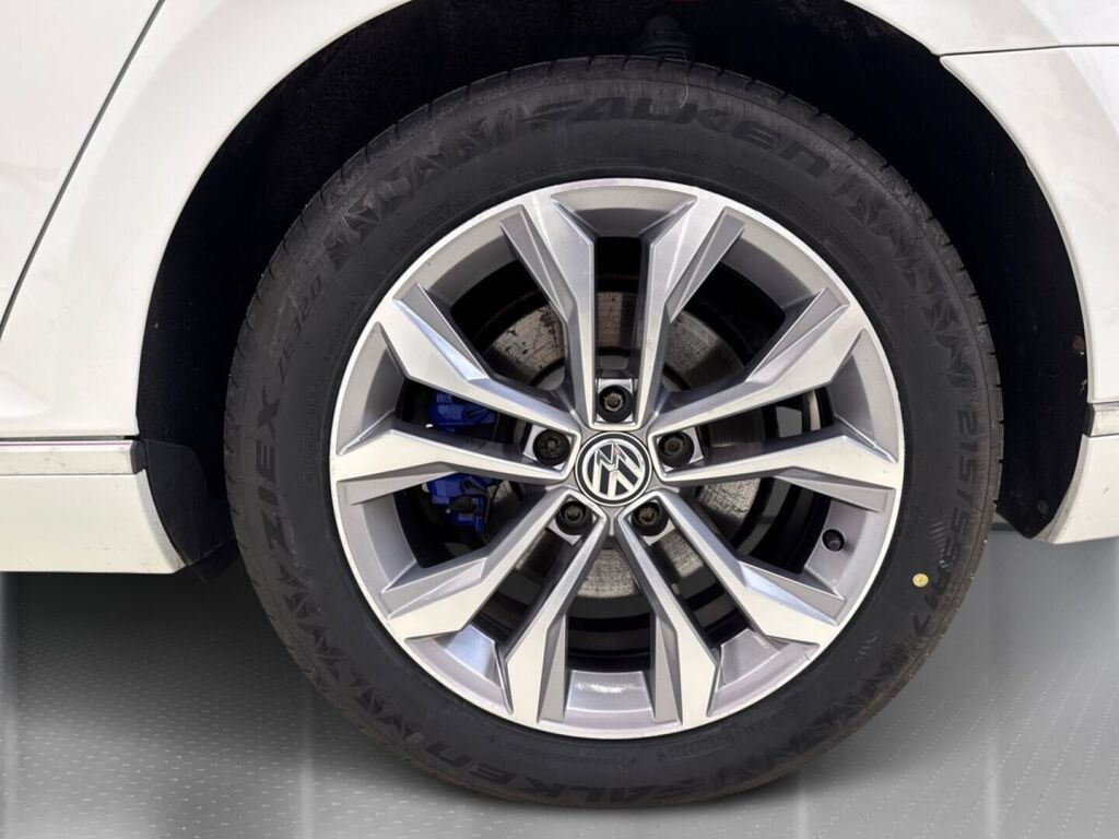 Volkswagen Passat 2020 Valkoinen