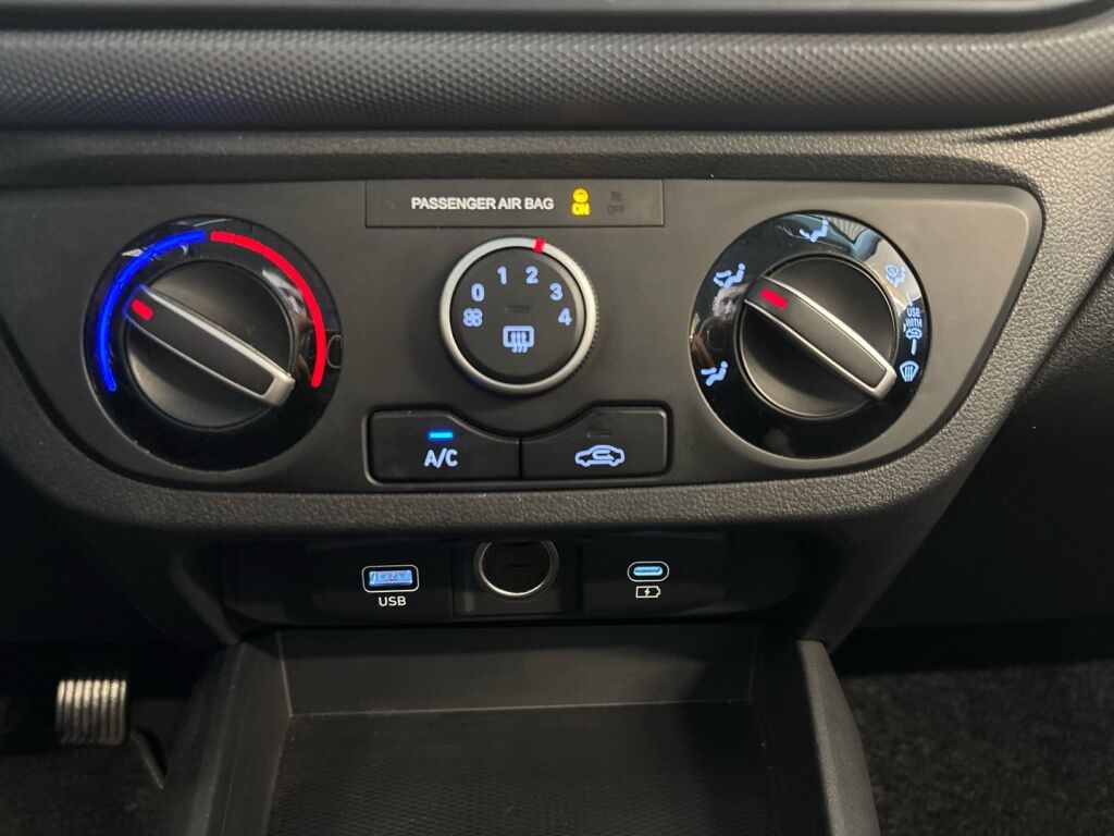 Hyundai i10 2024 Musta