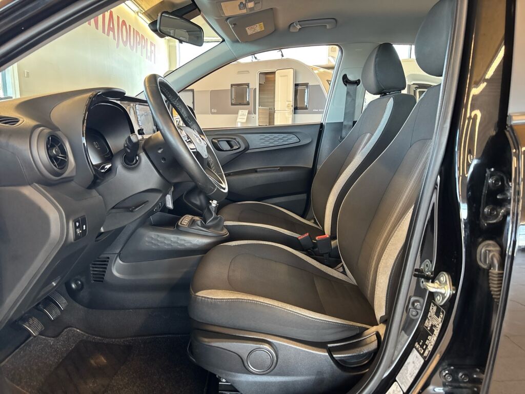Hyundai i10 2024 Musta