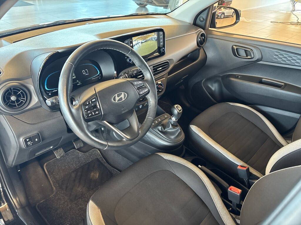 Hyundai i10 2024 Musta