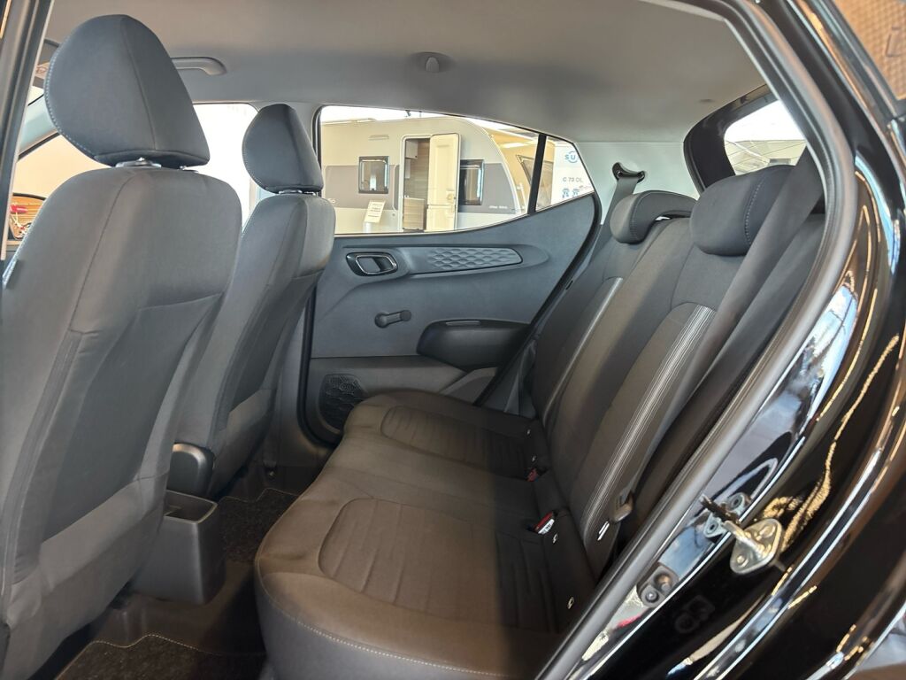 Hyundai i10 2024 Musta