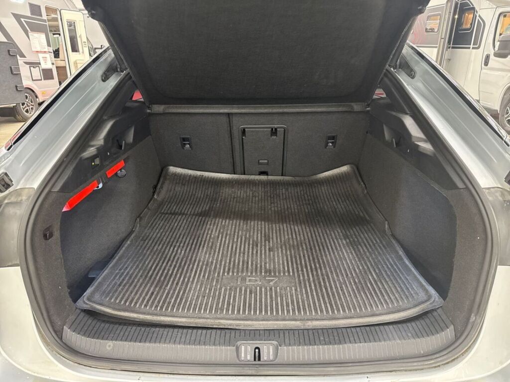 Volkswagen ID.7 2024 Harmaa