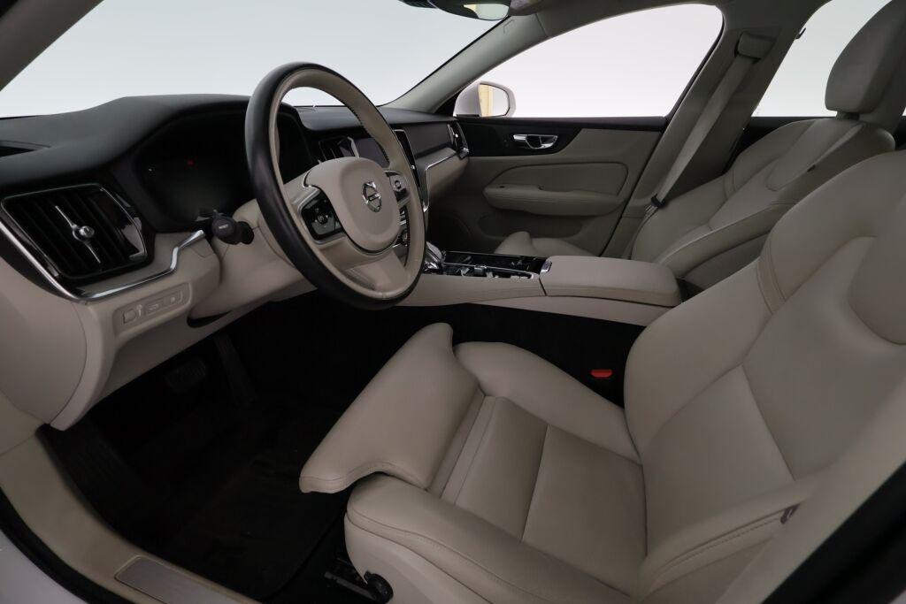 Volvo V60 2019 Valkoinen