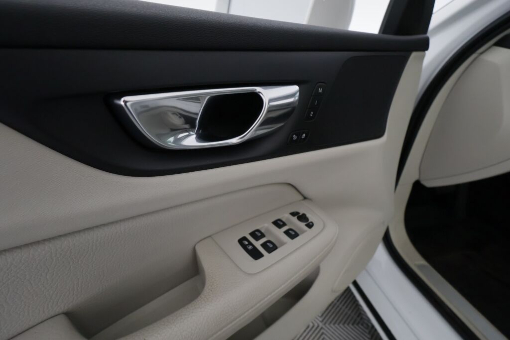 Volvo V60 2019 Valkoinen