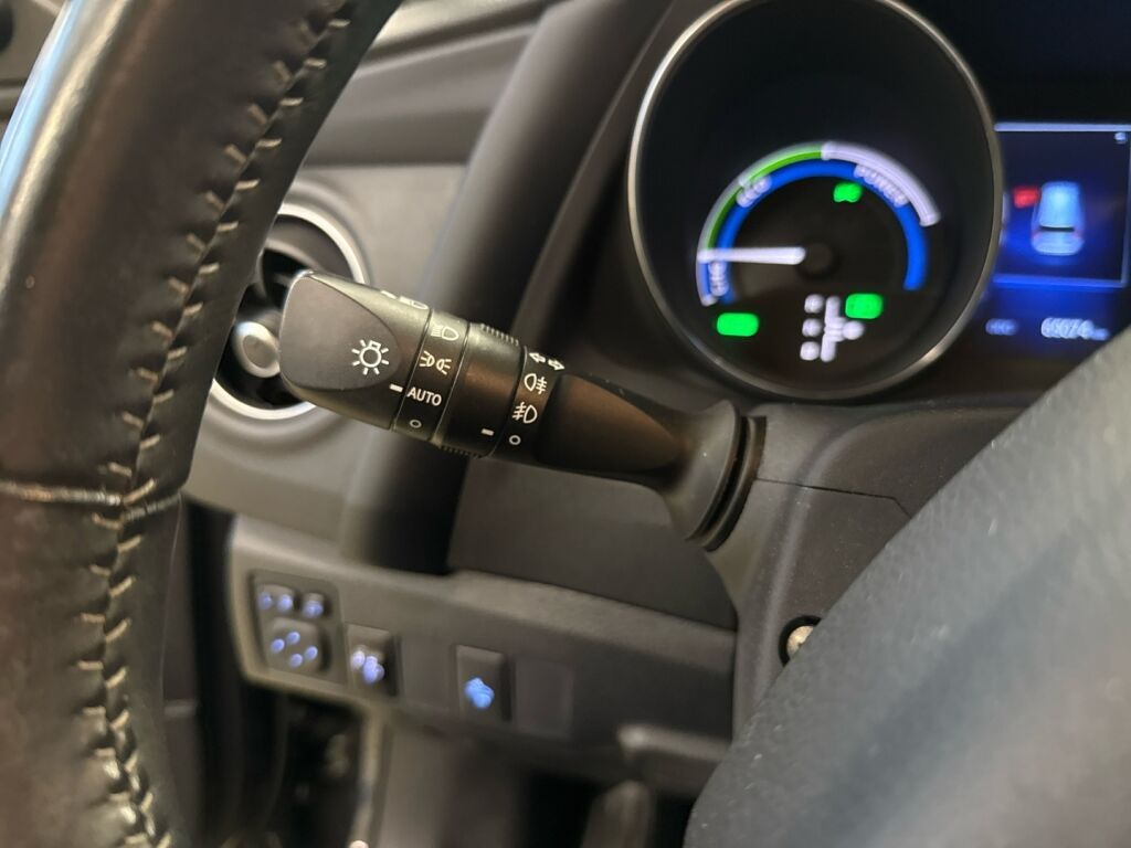 Toyota Auris 2017 Musta