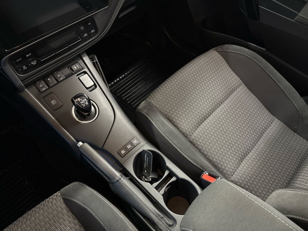 Toyota Auris 2017 Musta