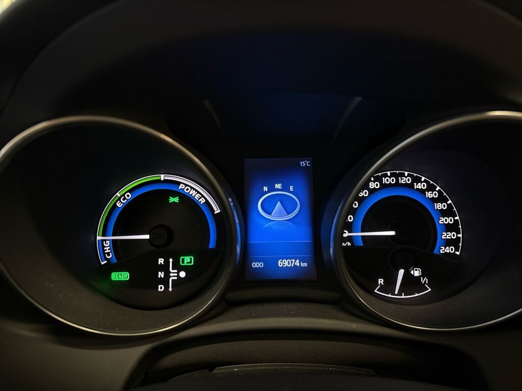 Toyota Auris 2017 Musta