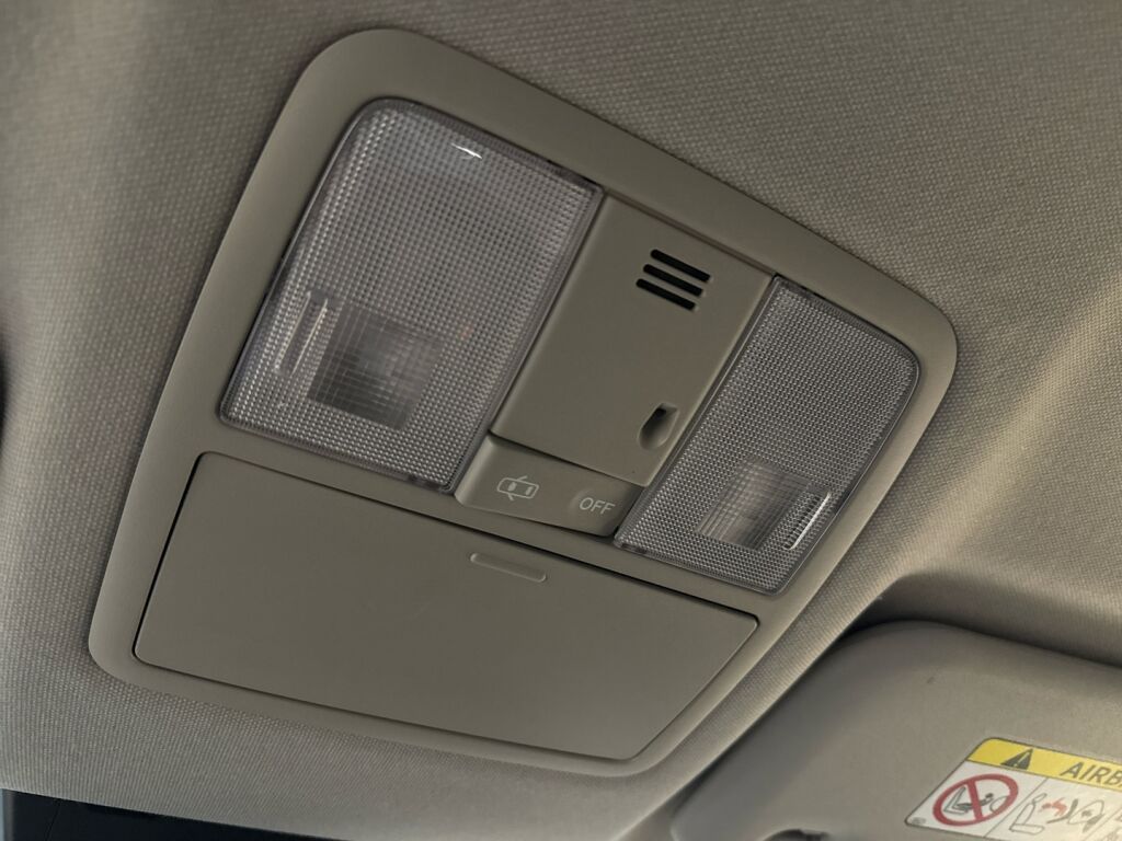 Toyota Auris 2017 Musta