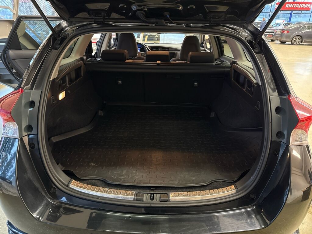 Toyota Auris 2017 Musta