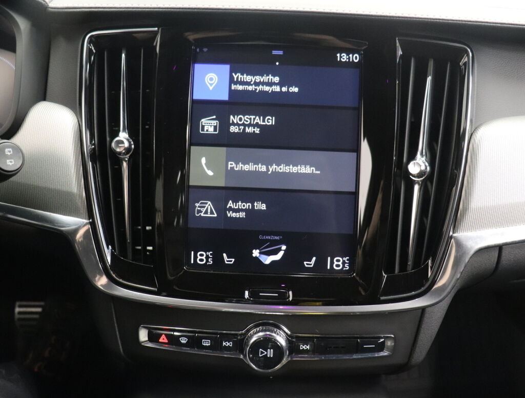 Volvo V90 2019 Musta