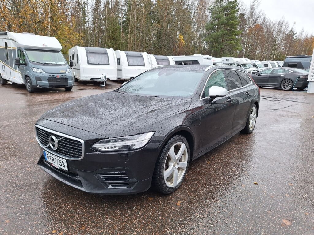 Volvo V90 2019 Musta