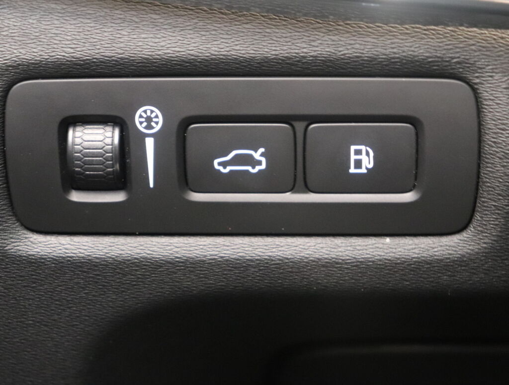 Volvo V90 2019 Musta