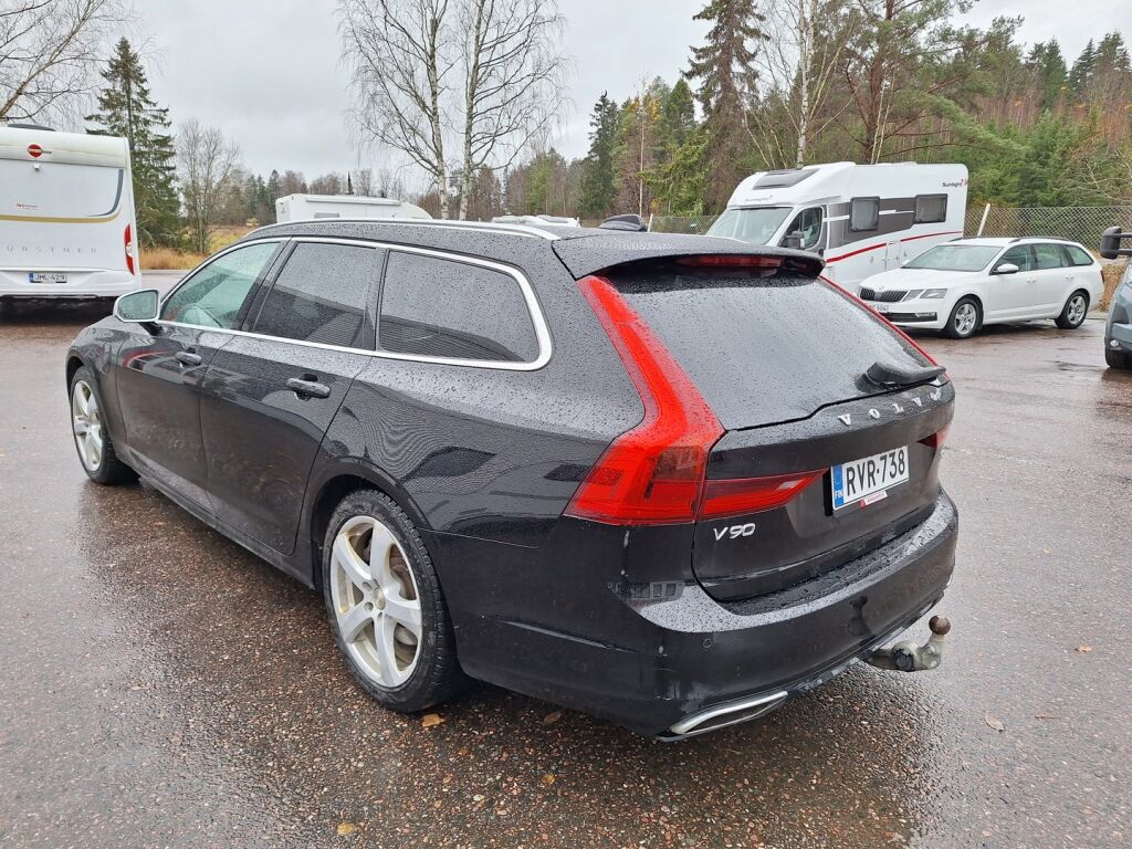 Volvo V90 2019 Musta