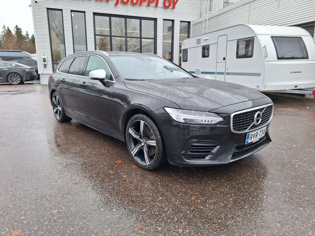 Volvo V90 2019 Musta