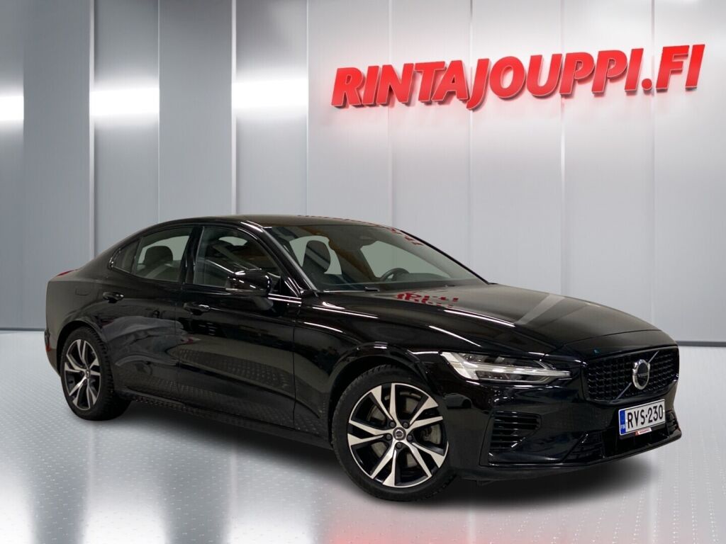 Volvo S60 2024 Musta