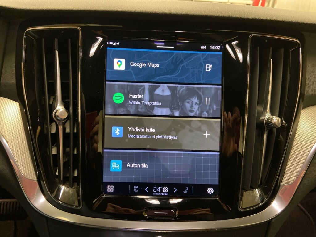 Volvo S60 2024 Musta