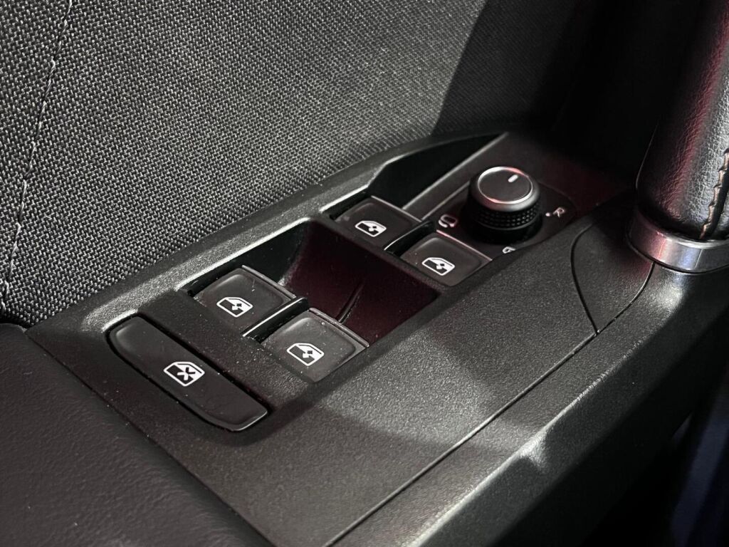 Cupra Leon Sportstourer 2020 Harmaa