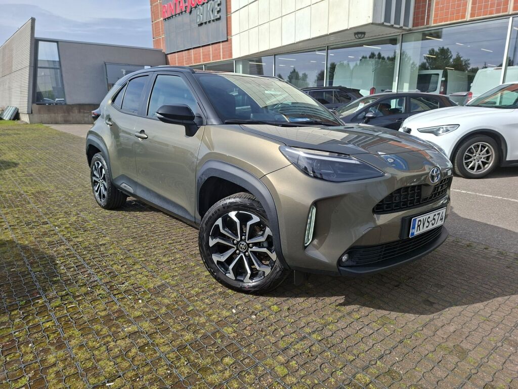 Toyota Yaris Cross 2024 Ruskea (beige)