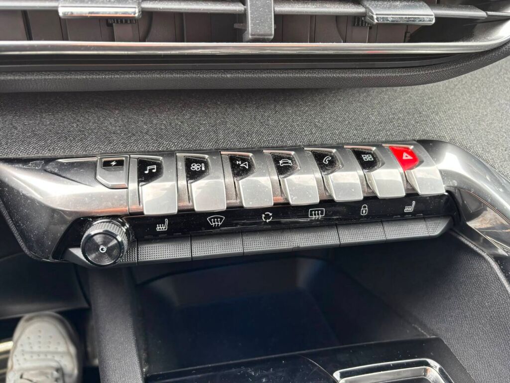Peugeot 3008 2021 Harmaa