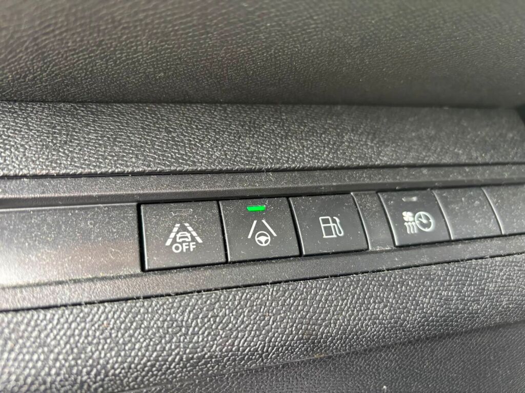 Peugeot 3008 2021 Harmaa