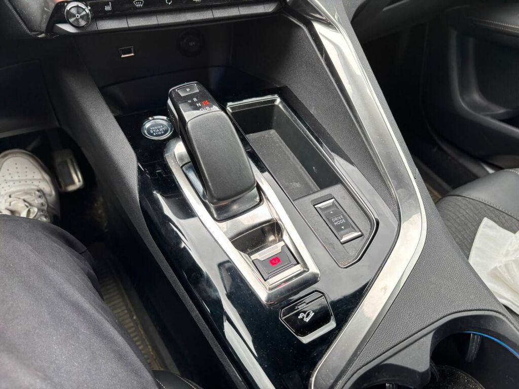 Peugeot 3008 2021 Harmaa