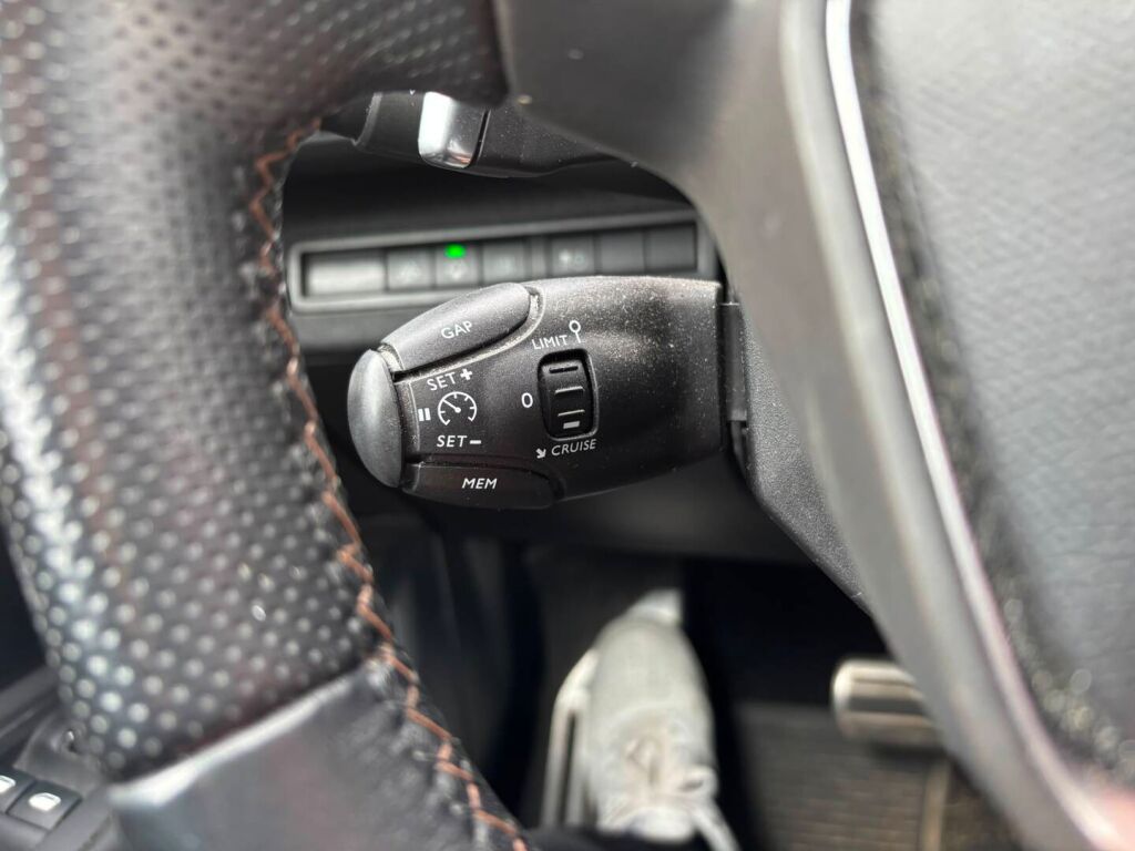 Peugeot 3008 2021 Harmaa