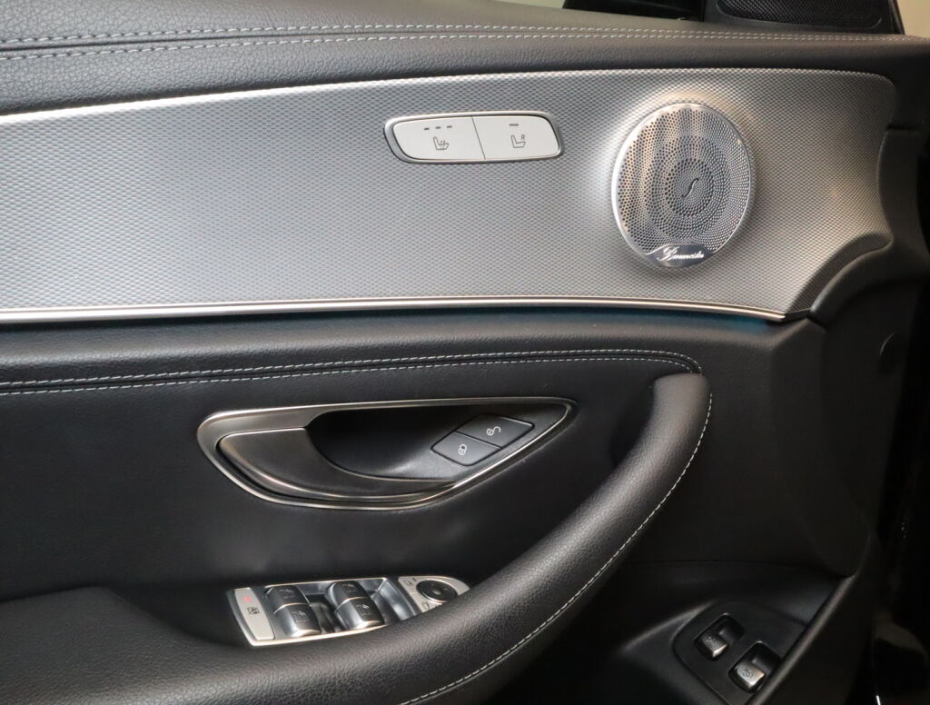 Mercedes-Benz E 2019 Musta