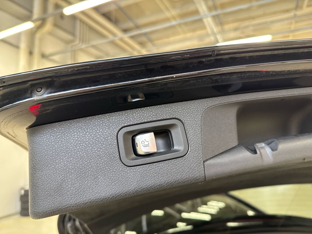 Mercedes-Benz E 2019 Musta