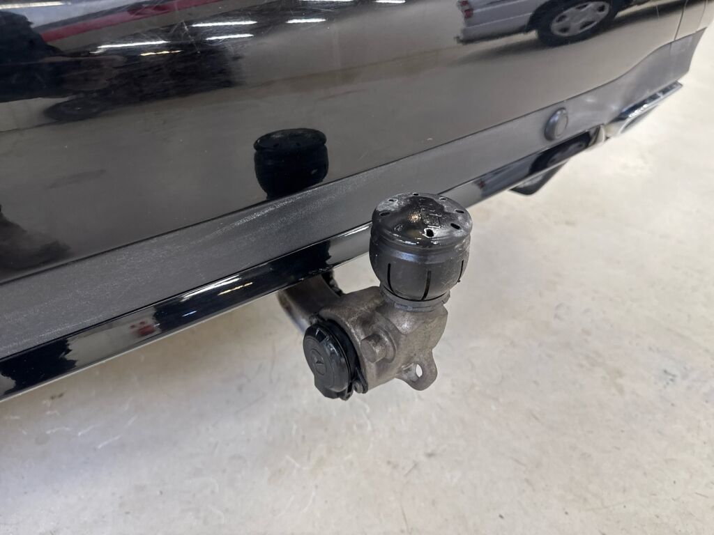 Mercedes-Benz E 2019 Musta