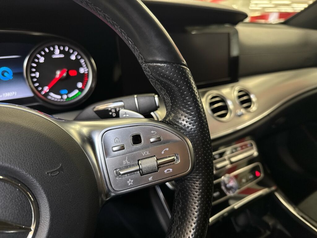 Mercedes-Benz E 2019 Musta