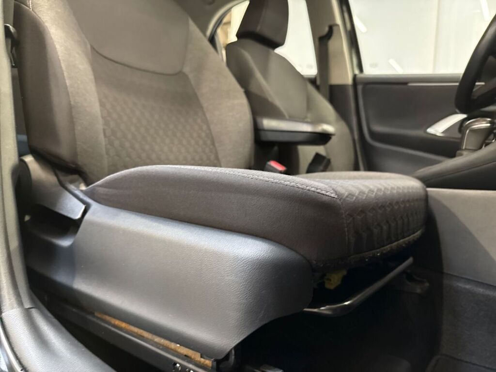 Toyota Yaris 2024 Musta