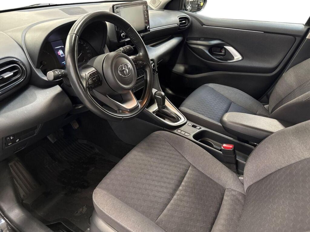 Toyota Yaris 2024 Musta