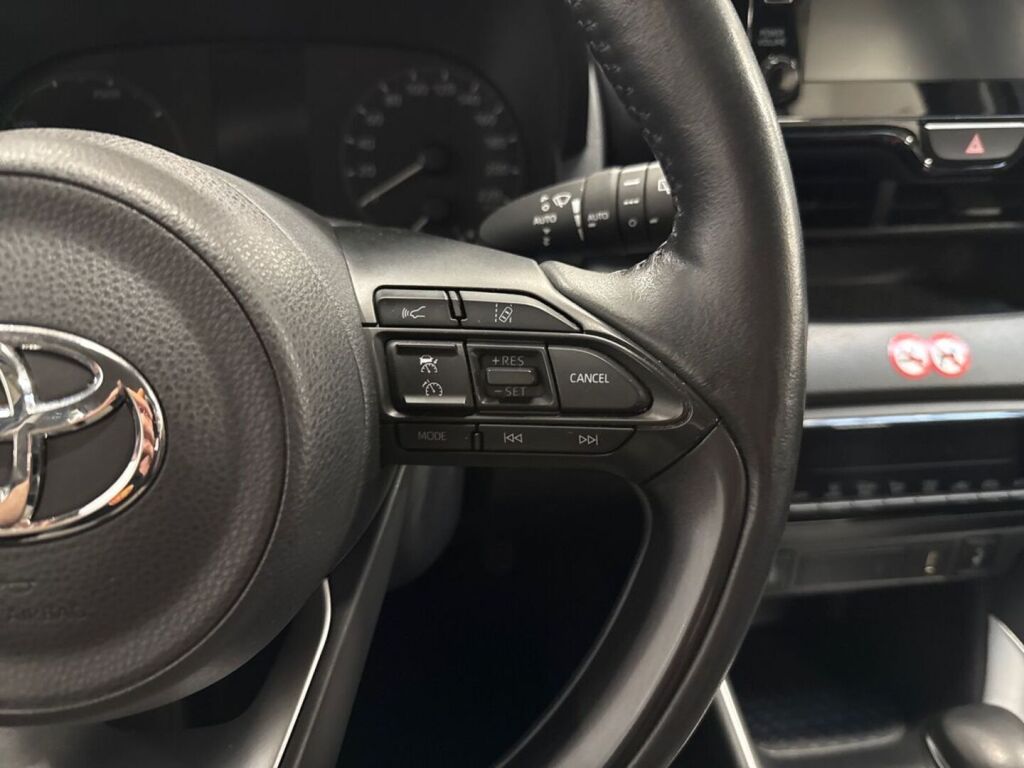 Toyota Yaris 2024 Musta