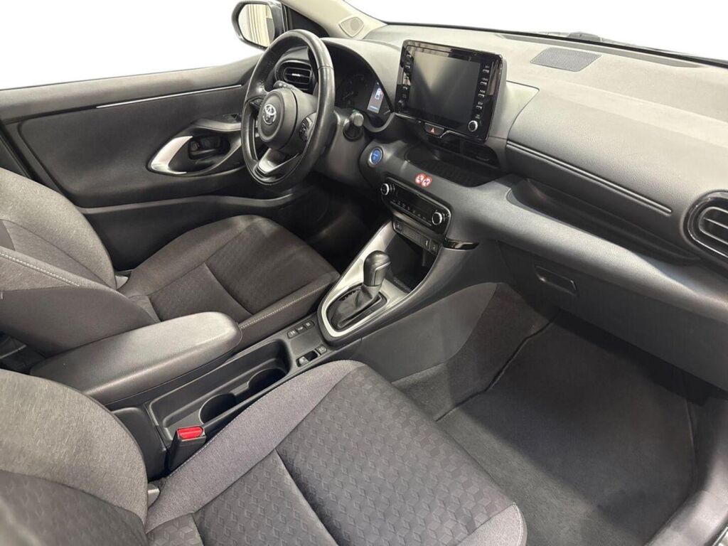 Toyota Yaris 2024 Musta