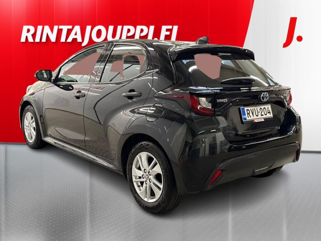 Toyota Yaris 2024 Musta