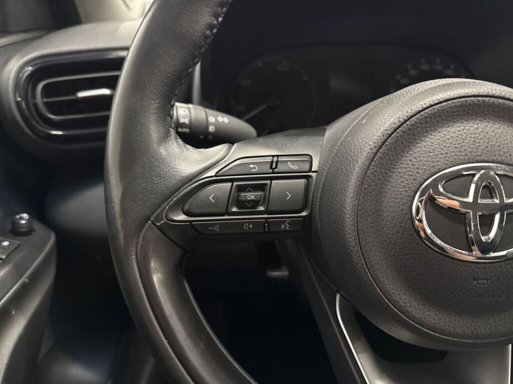 Toyota Yaris 2024 Musta