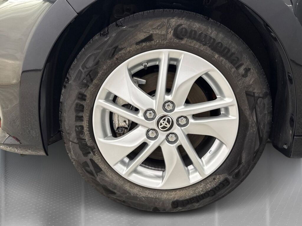 Toyota Yaris 2024 Musta