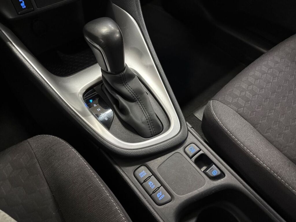 Toyota Yaris 2024 Musta