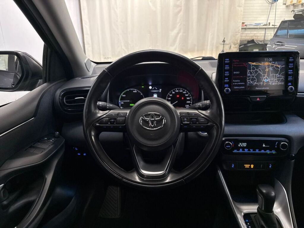 Toyota Yaris 2024 Harmaa