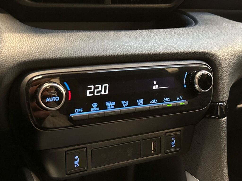 Toyota Yaris 2024 Harmaa
