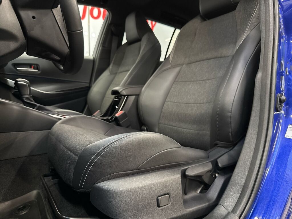 Toyota Corolla 2024 Sininen